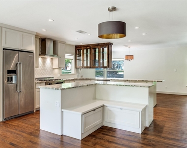 519 Northlake Drive - Photo Thumbnail 8