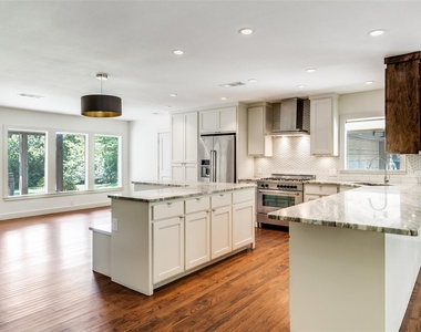 519 Northlake Drive - Photo Thumbnail 7