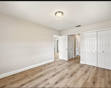 8 Ne 9th Avenue - Photo Thumbnail 9