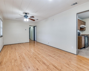 9311 Oakland Drive - Photo Thumbnail 2