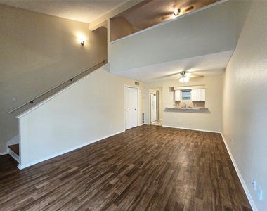 2223 Viewtop Lane - Photo Thumbnail 2