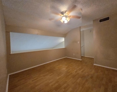 2223 Viewtop Lane - Photo Thumbnail 7