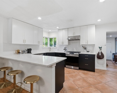1430 S Montreal Avenue - Photo Thumbnail 21