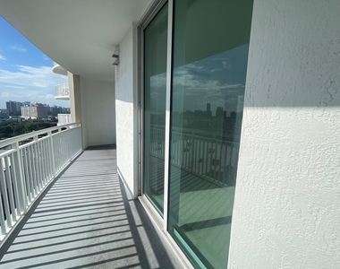 1755 E Hallandale Beach Boulevard - Photo Thumbnail 22