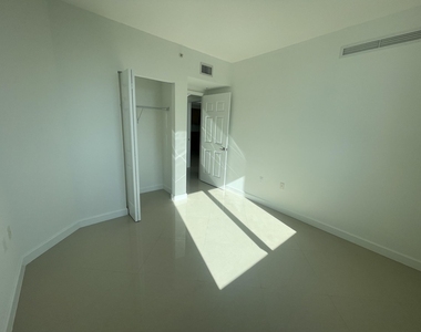1755 E Hallandale Beach Boulevard - Photo Thumbnail 10