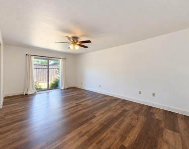 15531 Mosscove Circle - Photo Thumbnail 31