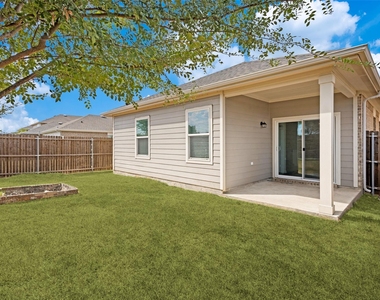 421 Covington Cove - Photo Thumbnail 19