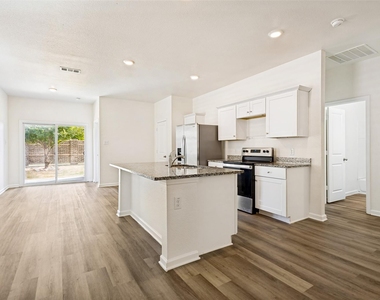 421 Covington Cove - Photo Thumbnail 6