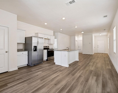 421 Covington Cove - Photo Thumbnail 8