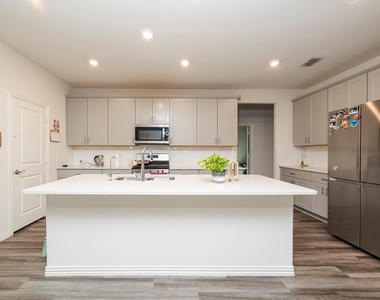 495 Fox Ridge Drive - Photo Thumbnail 8