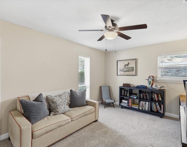 217 E Louella Drive - Photo Thumbnail 19