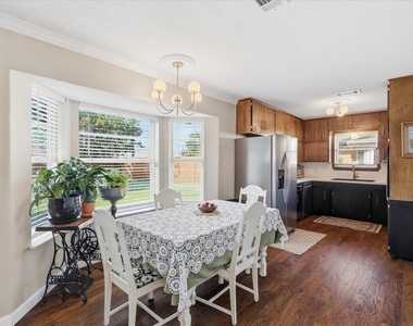 217 E Louella Drive - Photo Thumbnail 15