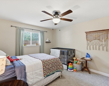 217 E Louella Drive - Photo Thumbnail 20