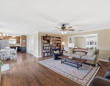 217 E Louella Drive - Photo Thumbnail 8