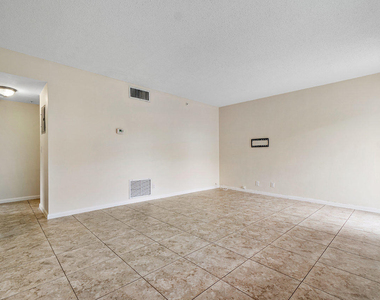 701 Ne 7th Avenue - Photo Thumbnail 2