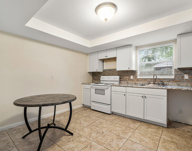 701 Ne 7th Avenue - Photo Thumbnail 5