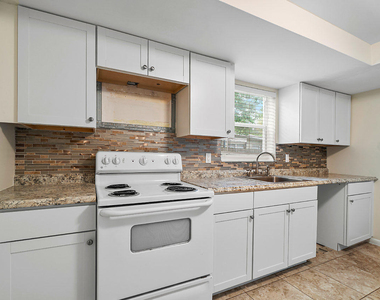 701 Ne 7th Avenue - Photo Thumbnail 7
