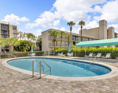 6 Royal Palm Way - Photo Thumbnail 8