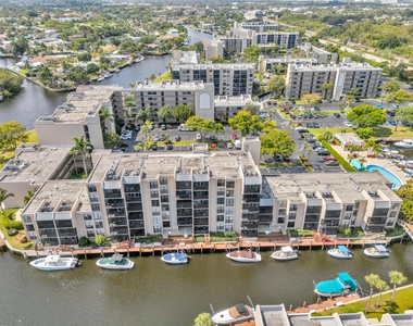 6 Royal Palm Way - Photo Thumbnail 9