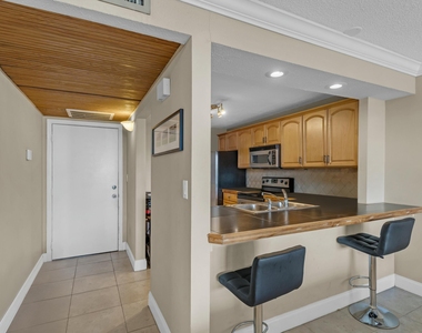6 Royal Palm Way - Photo Thumbnail 5
