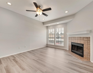 5100 Verde Valley Lane - Photo Thumbnail 4