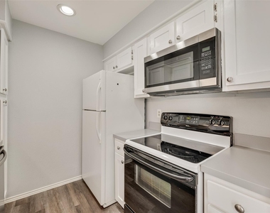 5100 Verde Valley Lane - Photo Thumbnail 9