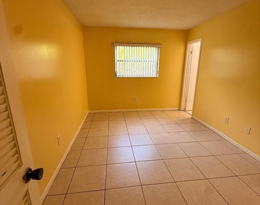 1741 3rd Avenue N - Photo Thumbnail 6