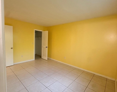 1741 3rd Avenue N - Photo Thumbnail 3