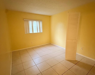 1741 3rd Avenue N - Photo Thumbnail 2