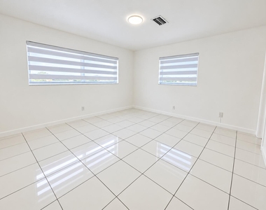 3617 Polk Street - Photo Thumbnail 6