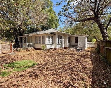 530 Schmitz Street - Photo Thumbnail 1