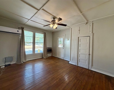 530 Schmitz Street - Photo Thumbnail 4