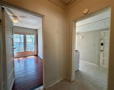530 Schmitz Street - Photo Thumbnail 11