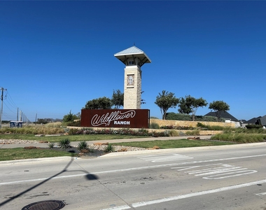 1153 Canuela Way - Photo Thumbnail 17