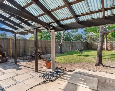 462 Mayfair Court - Photo Thumbnail 19