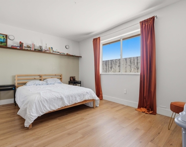 2359 W 74th Street - Photo Thumbnail 17