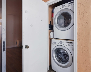 2359 W 74th Street - Photo Thumbnail 20