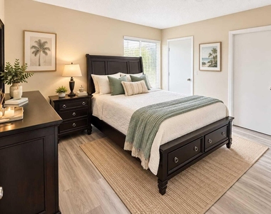 815 W Boynton Beach Boulevard - Photo Thumbnail 5