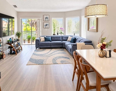 815 W Boynton Beach Boulevard - Photo Thumbnail 1