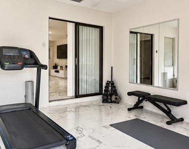 107 Half Moon Circle - Photo Thumbnail 18
