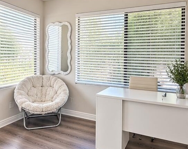 107 Half Moon Circle - Photo Thumbnail 16