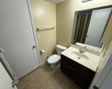 5821 Riverside Drive - Photo Thumbnail 12