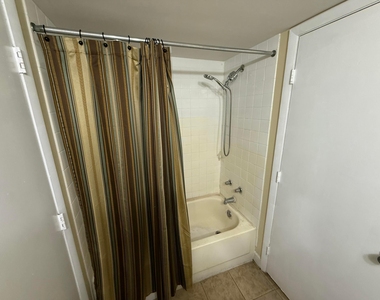 5821 Riverside Drive - Photo Thumbnail 13