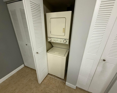 5821 Riverside Drive - Photo Thumbnail 11