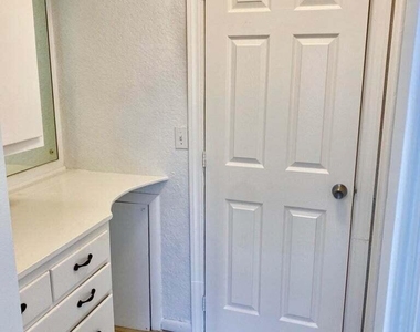101 S Golfview Road - Photo Thumbnail 2