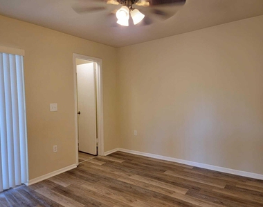 4799 Via Palm Lakes - Photo Thumbnail 18