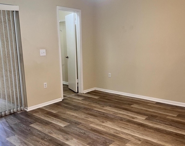 4799 Via Palm Lakes - Photo Thumbnail 16