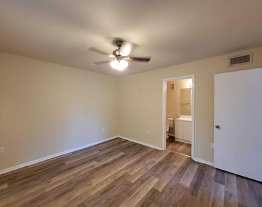 4799 Via Palm Lakes - Photo Thumbnail 19