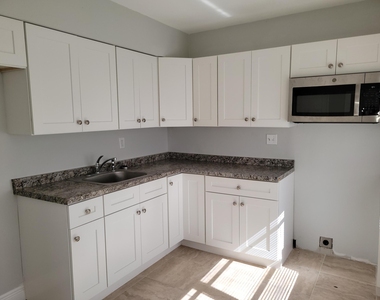 651 Ne 46th Court - Photo Thumbnail 3