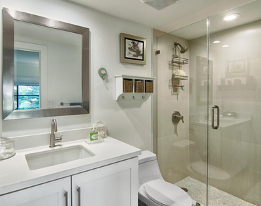 2735 Polo Island Drive - Photo Thumbnail 14